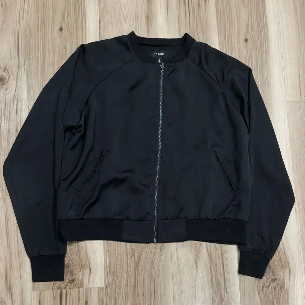 Torrid Black Stretch Bomber Jacket Women’s Large (0)